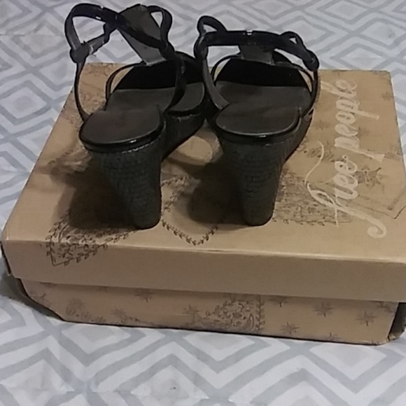 Anne Klein wedges - Picture 2 of 3